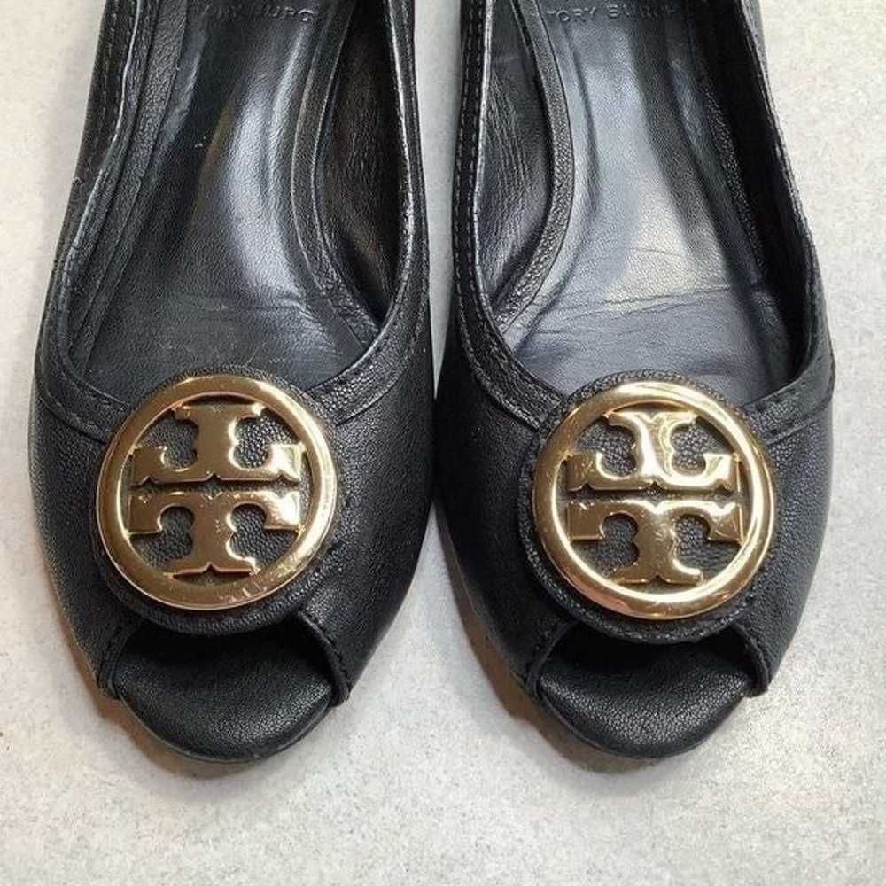 Tory Burch Sally Low Wedge 5.5 Black Leather Gold… - image 2