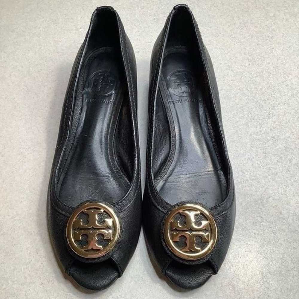 Tory Burch Sally Low Wedge 5.5 Black Leather Gold… - image 3