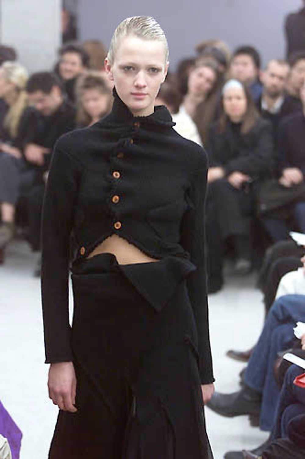 COMME DES GARÇONS FW 02 ICONIC ASYMMETRIC SKIRT - image 9