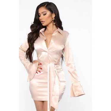 Fashion Nova Blush Satin Collared Tie Mini / XL