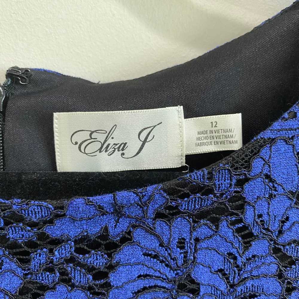 Eliza J. Blue Lace Overlay Shift Dress - image 4