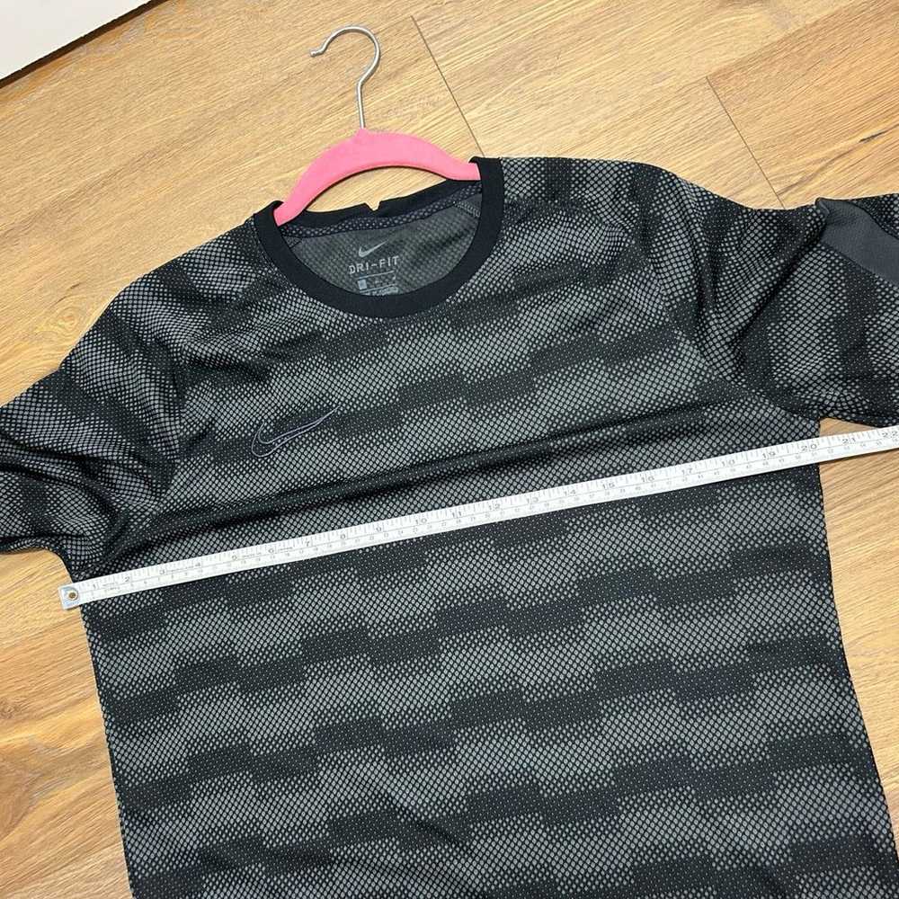 Men’s medium Nike athletic t shirt - image 7