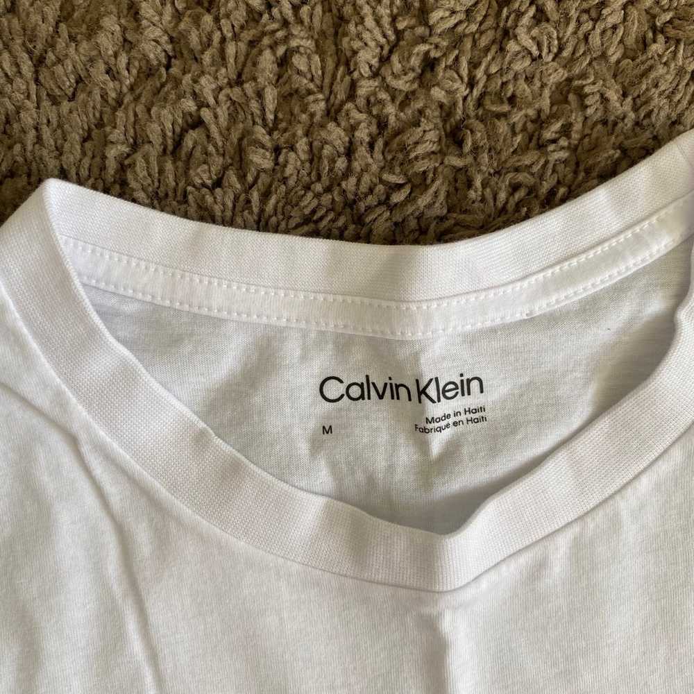 Calvin Klein - image 3