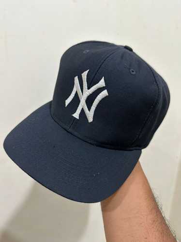 Logo 7 × New York Yankees × Vintage VTG 90’s Logo 