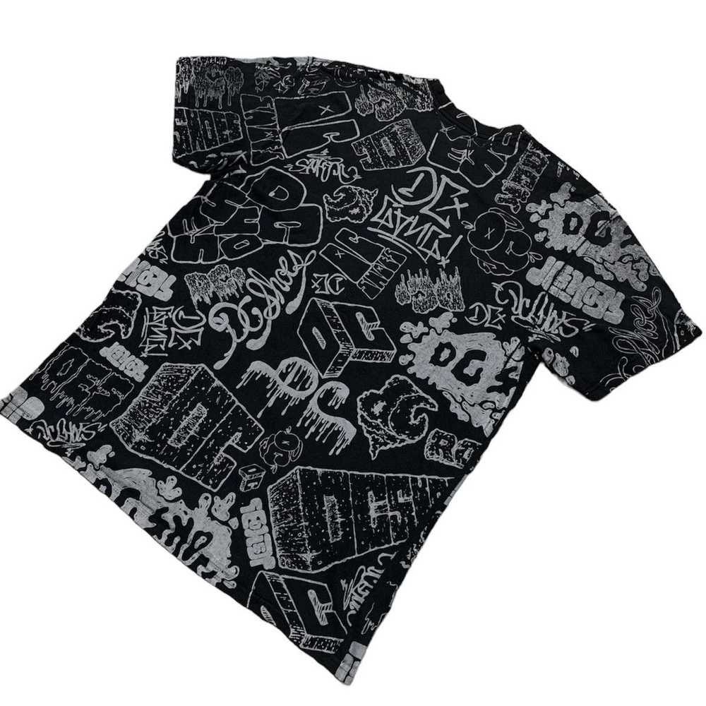 Dc × Streetwear Vtg DC Shoe Co All Over Print T-S… - image 6