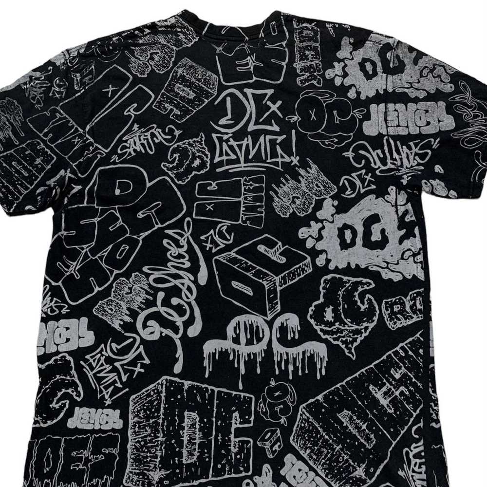 Dc × Streetwear Vtg DC Shoe Co All Over Print T-S… - image 7