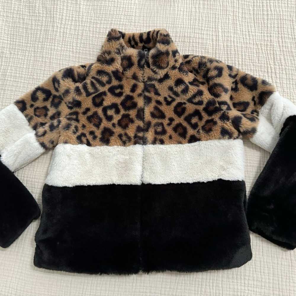 Saltwater Luxe faux fur jacket leopard print size… - image 2