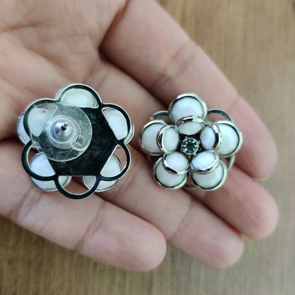 White Flower Earrings - image 3
