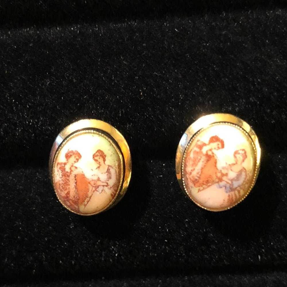 14kt Gold Vintage Hand Painted Earrings - image 5