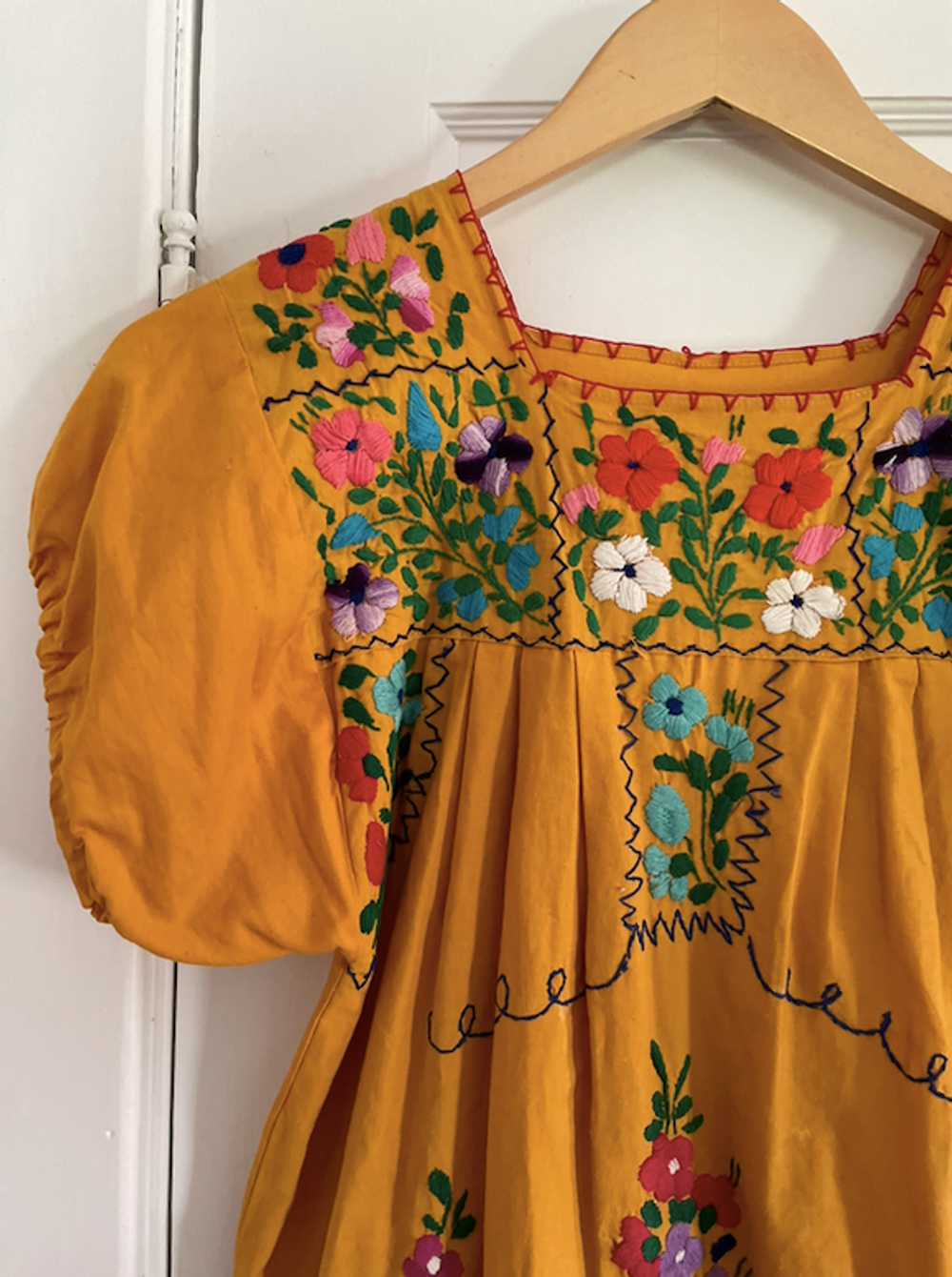 Unknown Vintage Mexican Embroidered Dress (One Si… - image 1