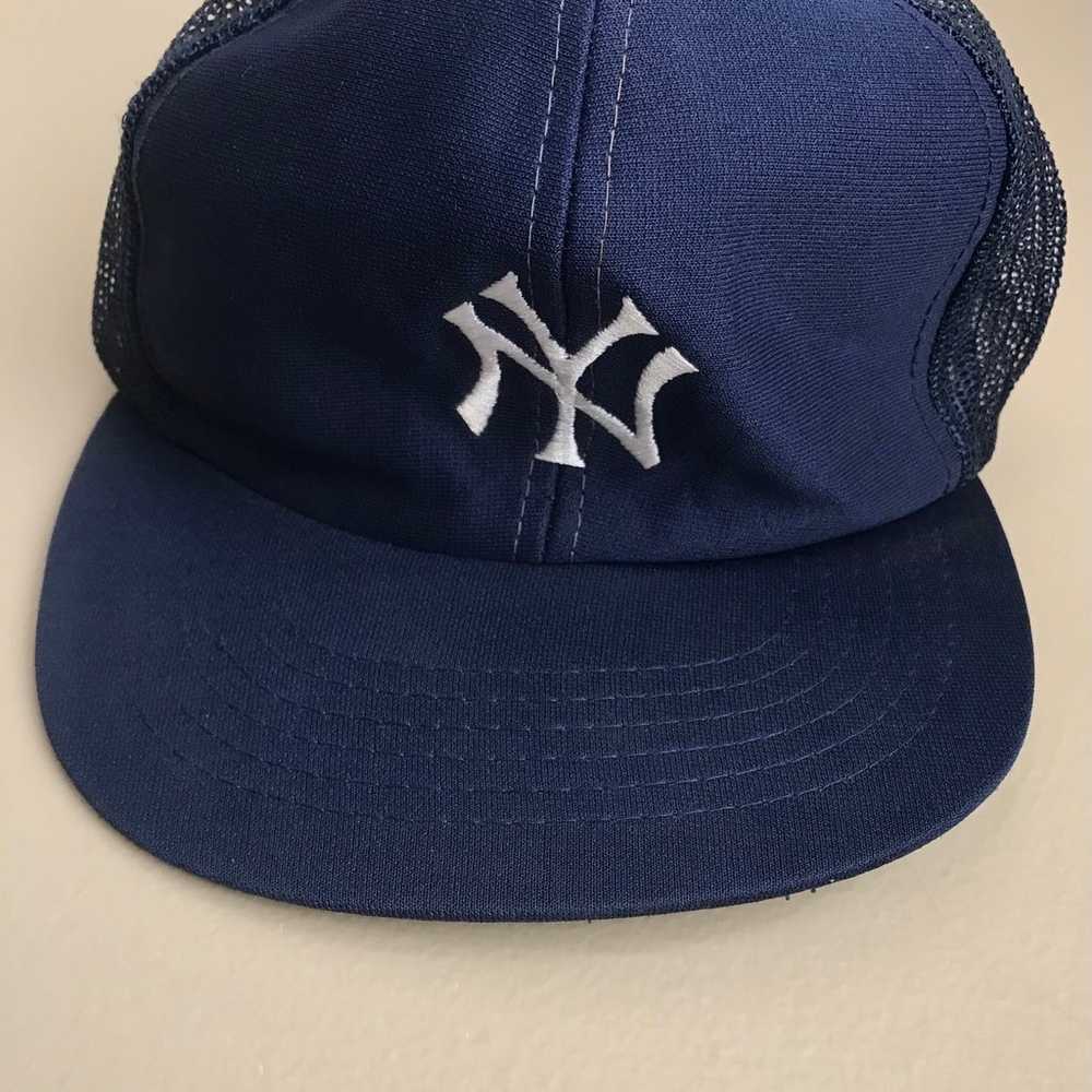 Vintage New York Yankees Trucker hat - image 1