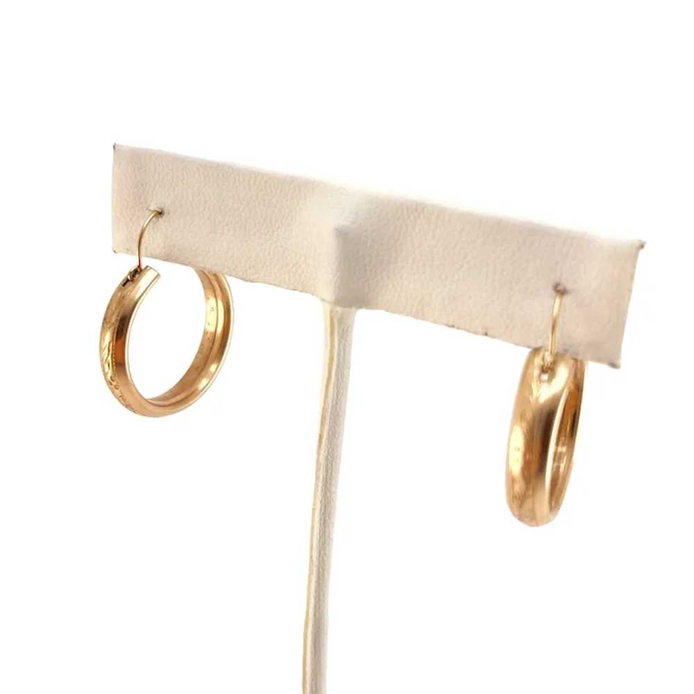 Etched Gold Filled Hoop Earrings 7/8" Vintage Pie… - image 5