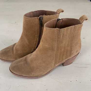frye tan suede women’s size 10 boots - image 1