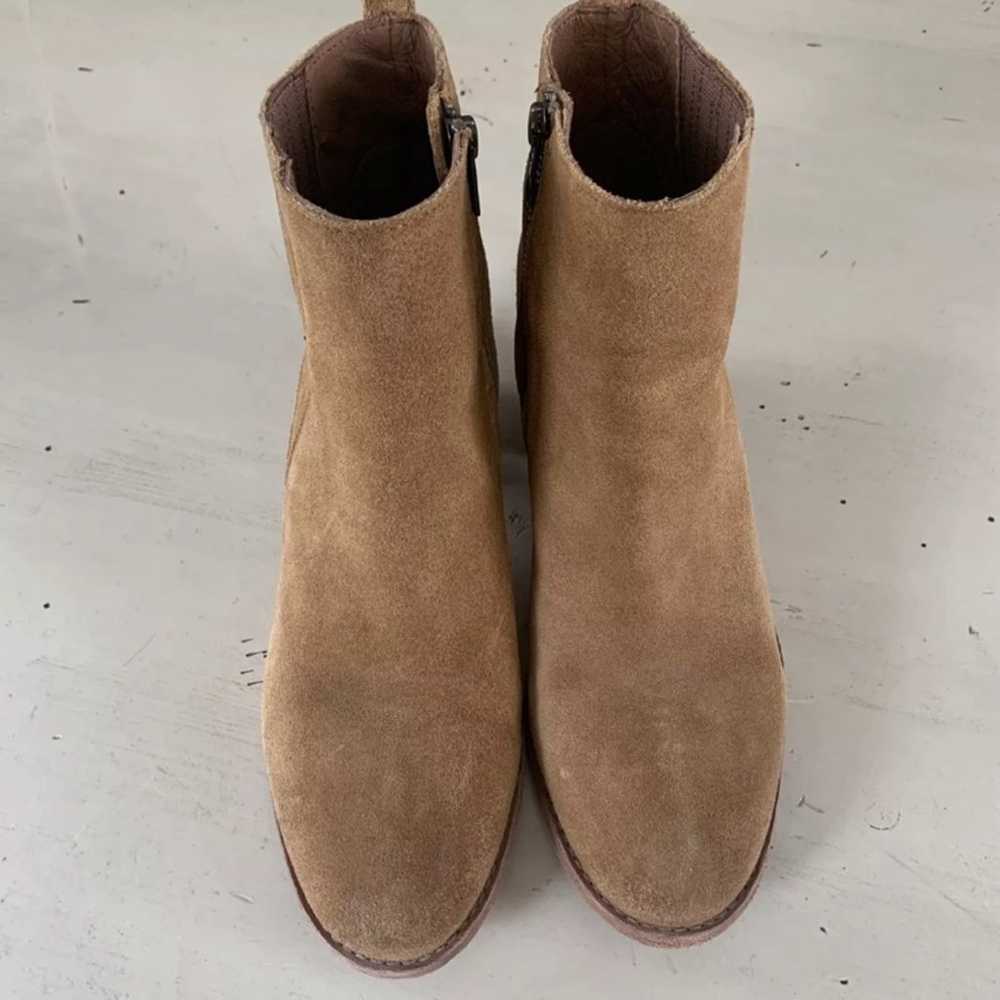 frye tan suede women’s size 10 boots - image 3
