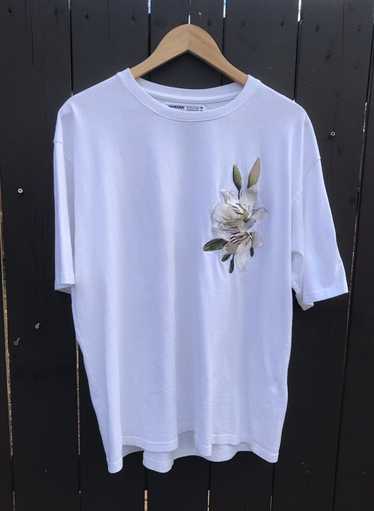 Japanese Brand × Streetwear “LES FLEURS” Legenda T