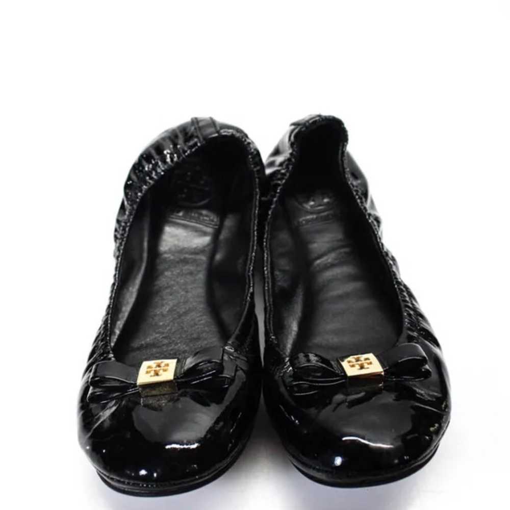 Tory Burch black patent leather shoes flats 6 - image 2