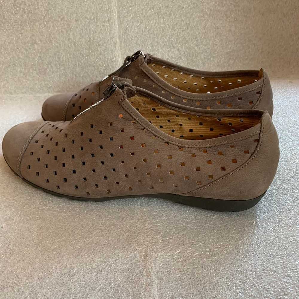 Gabor Hovercraft™' Perforated flat shoes - image 9