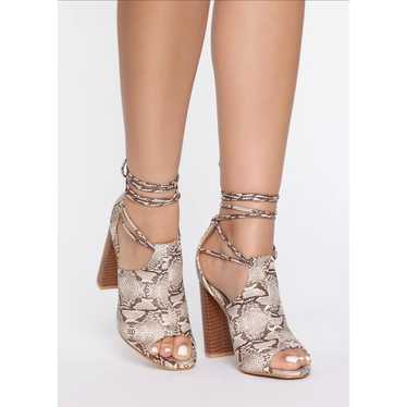 So Me Daria Stacked Lace Up 4 1/4 Inches Heel Sand