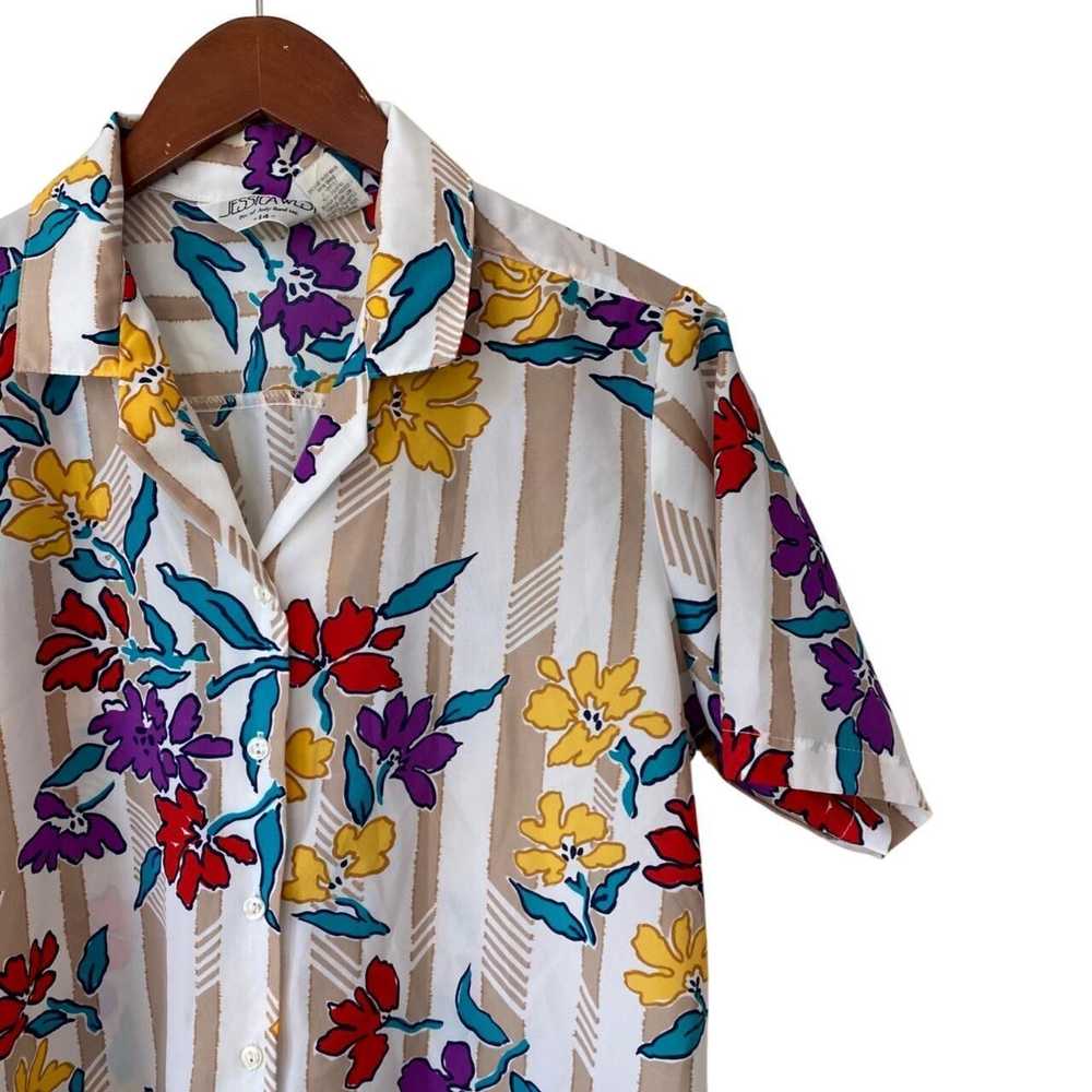 Vintage Vintage button up floral shirt size 14. - image 3