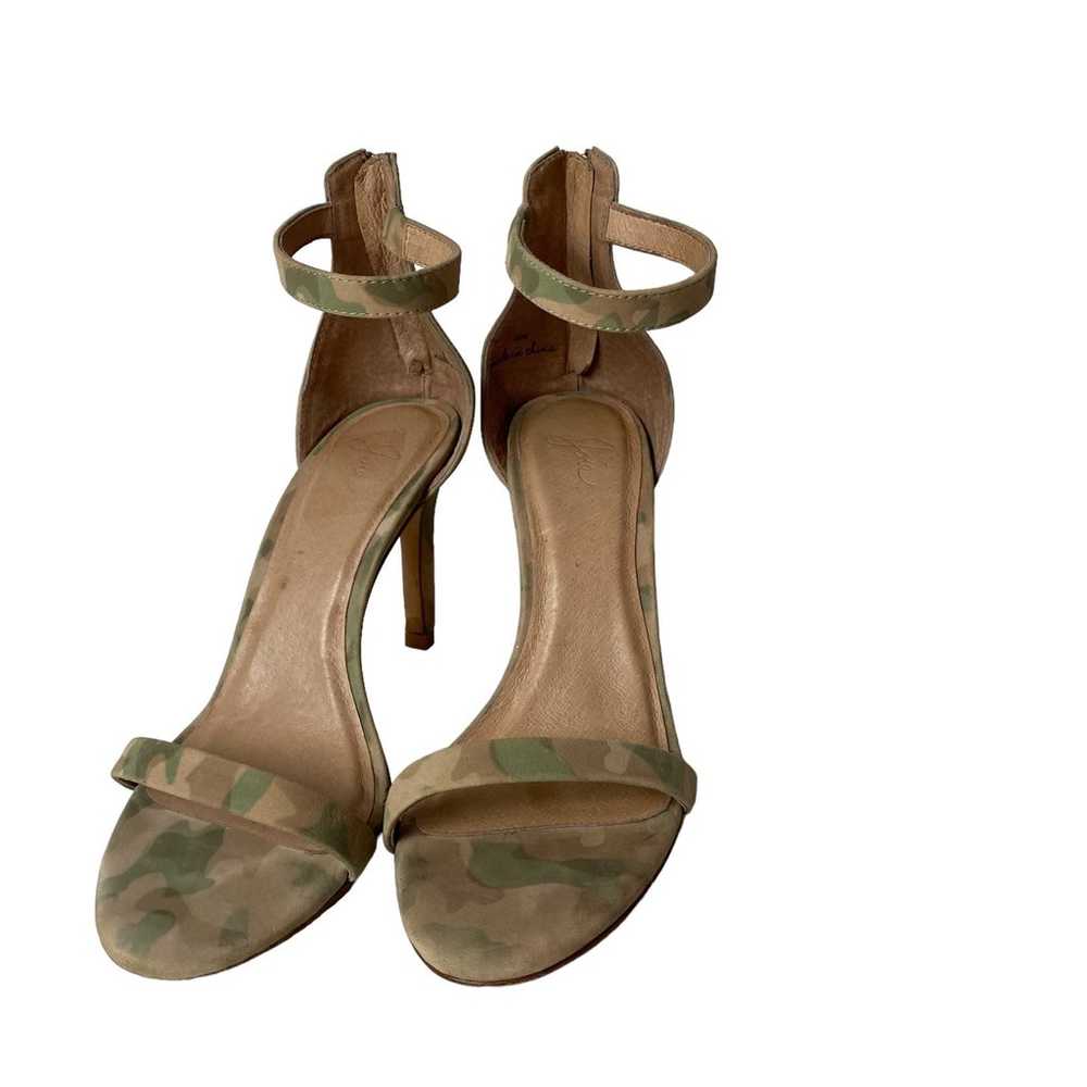 Joie Womens suede Camouflaged Print Back Zip Heel… - image 7