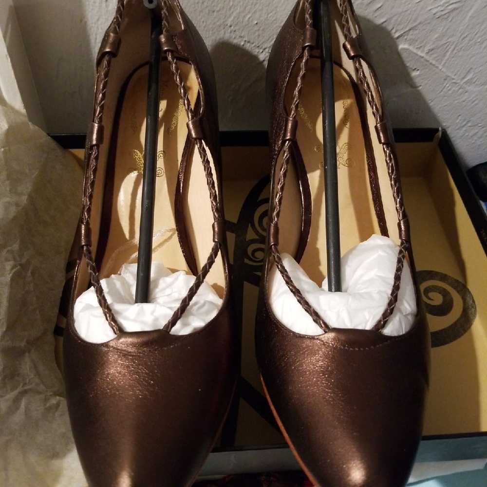 Bronze leather heels Italian sz 8M - image 1