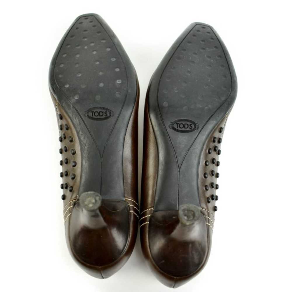 TOD'S: Brown, Leather "T" Logo Low Heels/Pumps - image 11