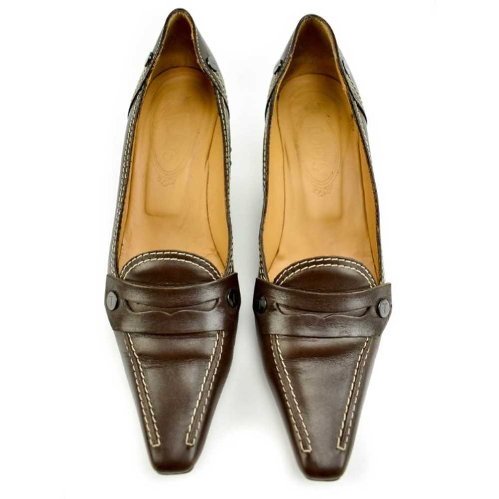 TOD'S: Brown, Leather "T" Logo Low Heels/Pumps - image 2