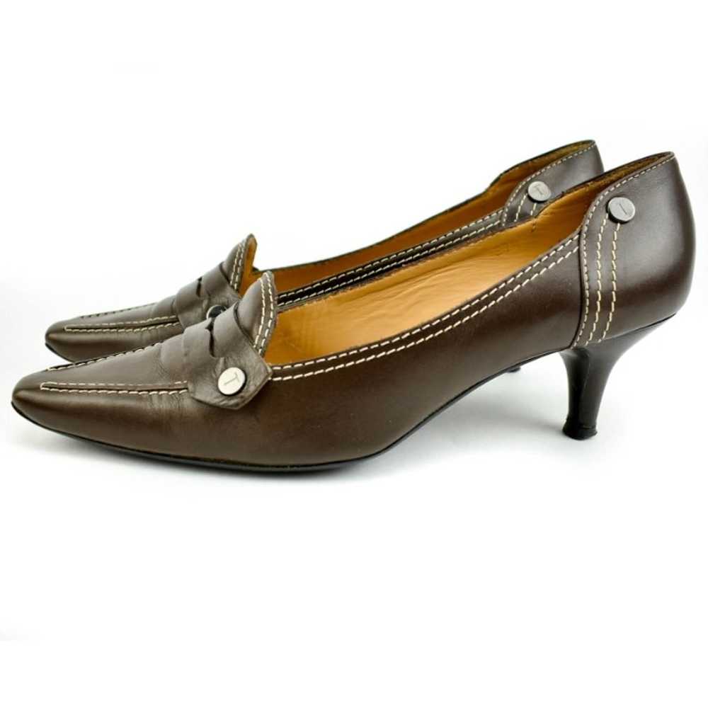 TOD'S: Brown, Leather "T" Logo Low Heels/Pumps - image 5