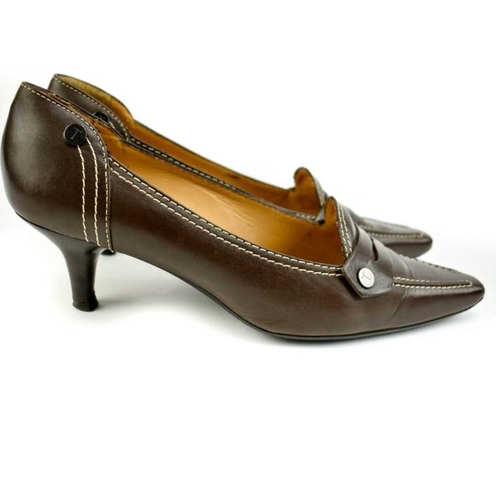 TOD'S: Brown, Leather "T" Logo Low Heels/Pumps - image 6