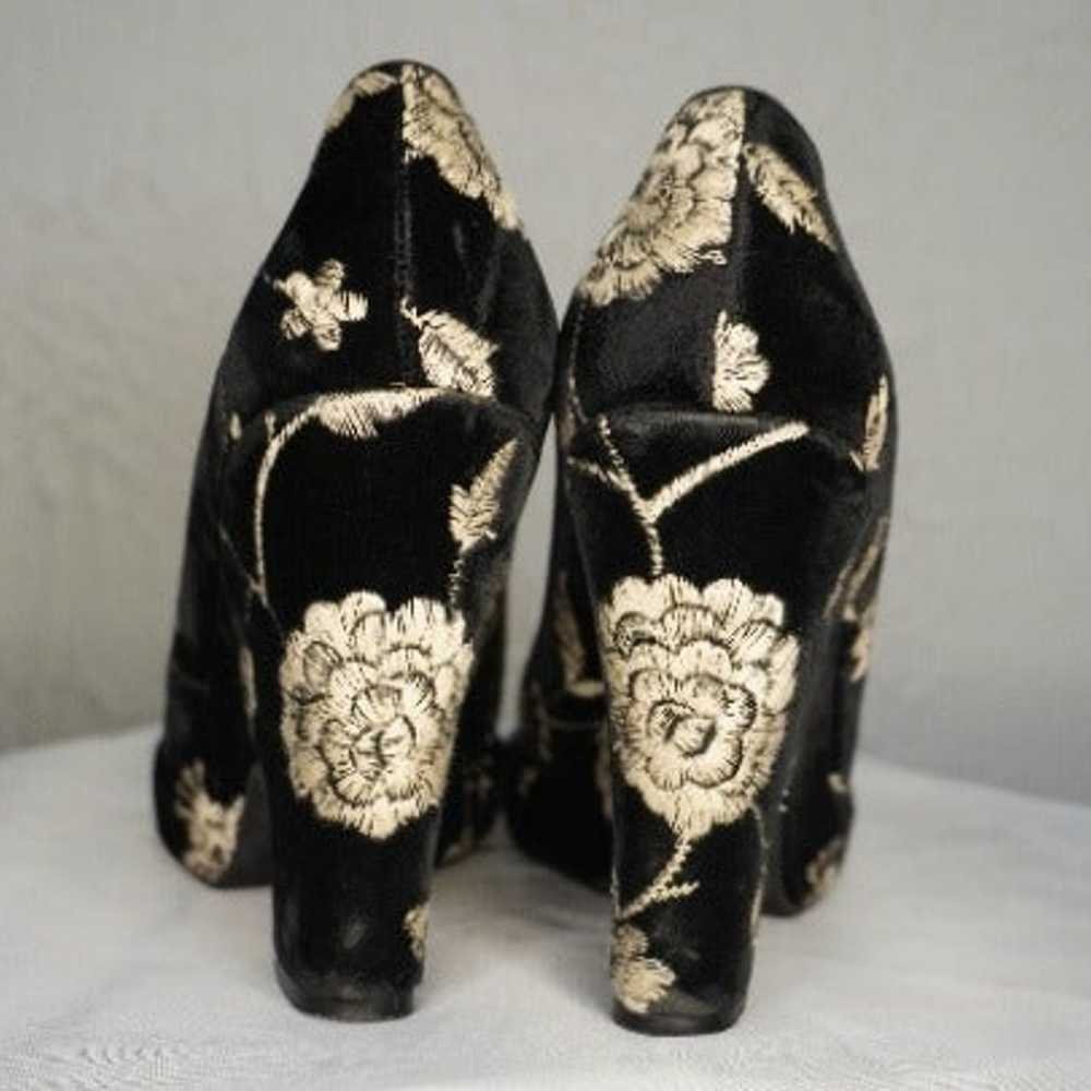 Vintage Dolce & Gabbana Black Velvet heels with B… - image 3