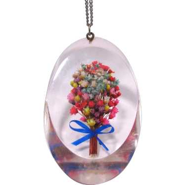 Huge Vintage Lucite Pendant w/ Encapsulated Flowe… - image 1