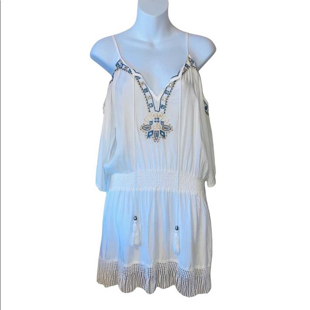 Romeo & Juliet Couture white cold shoulder elasti… - image 1