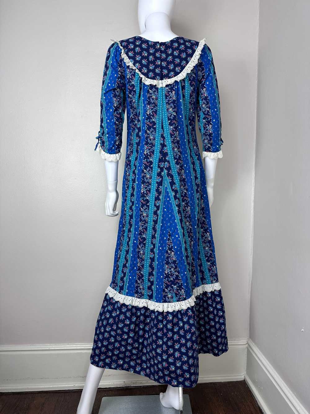 1970s/80s Mixed Blue Florals Muumuu Dress, Natura… - image 3