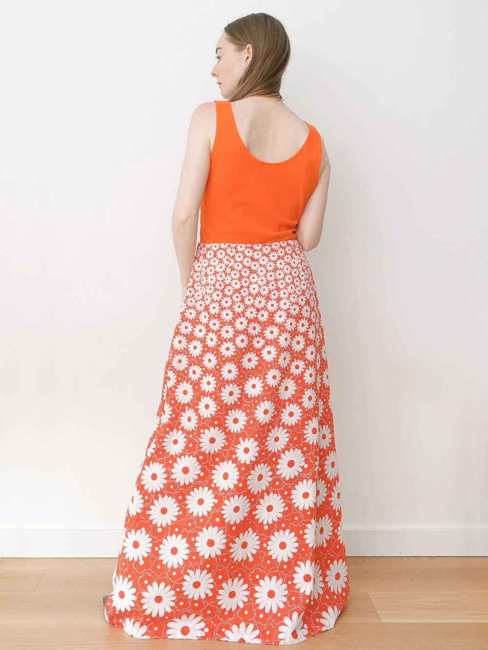 70s Red and White Daisy Print Maxi Skirt - image 3