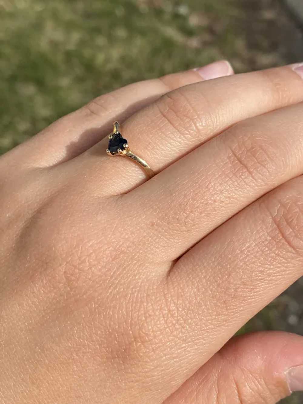 Heart Shaped Natural Sapphire Ring in Yellow Gold - image 9