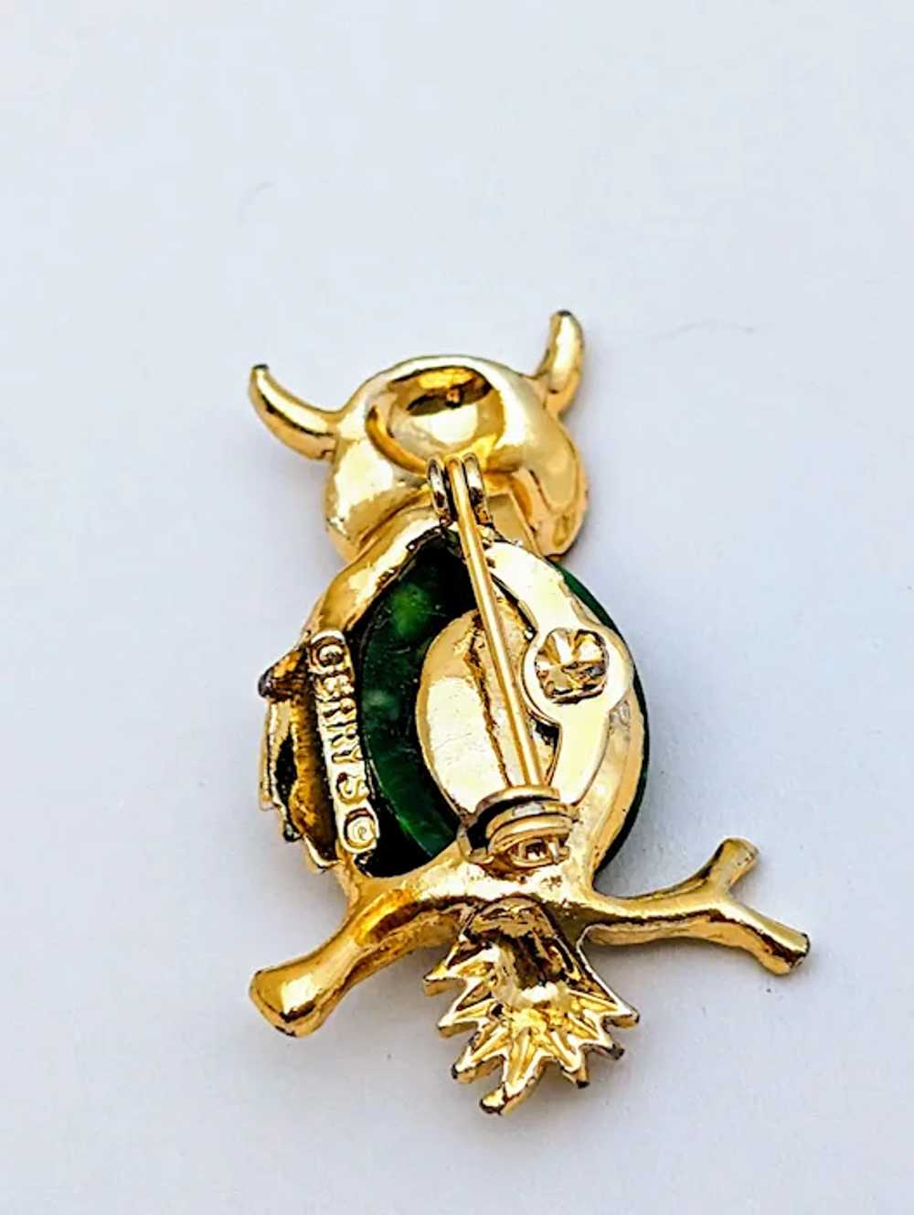 Green Jelly Belly Gerry's Gold Tone Owl Brooch - image 7