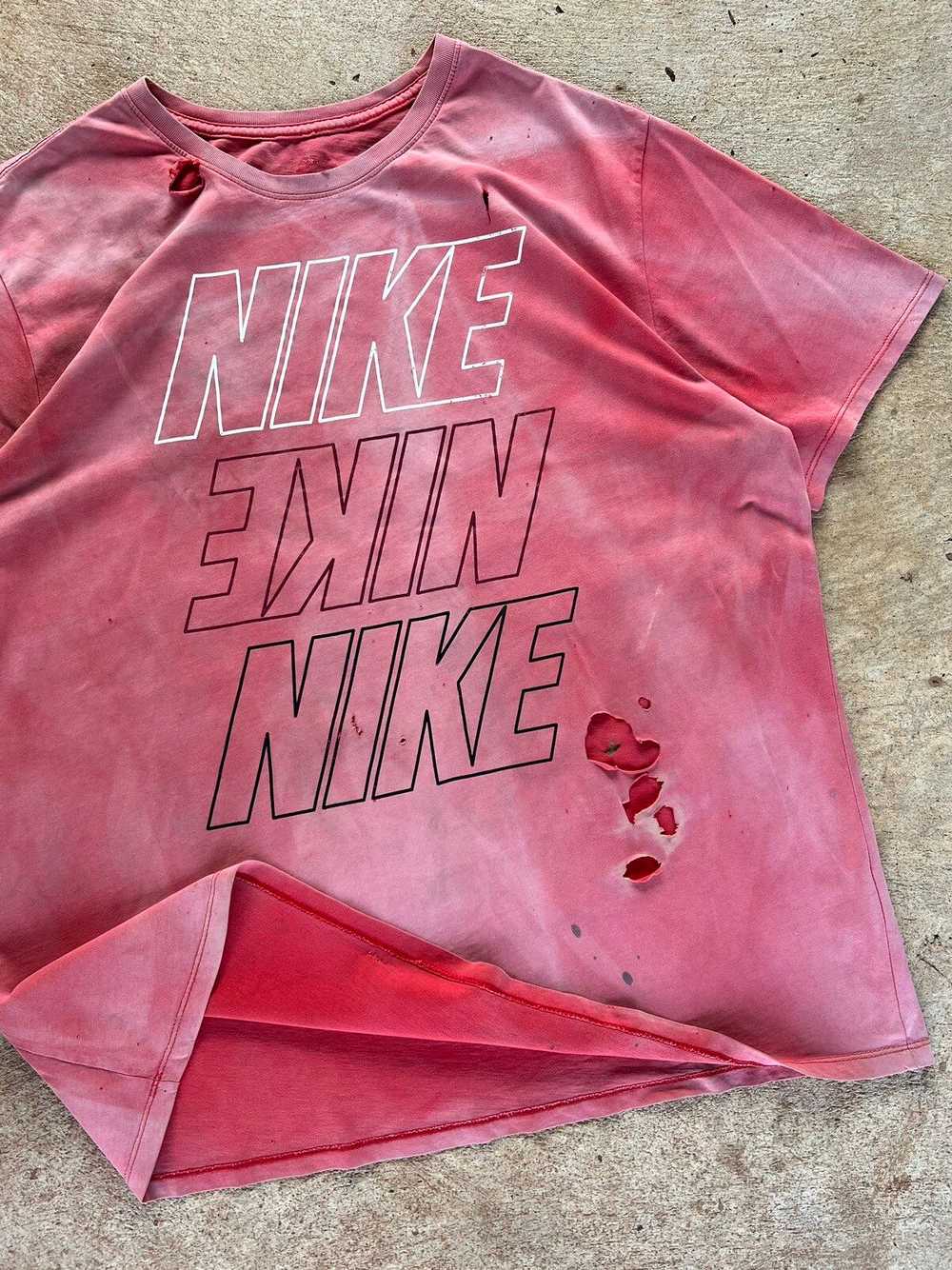 Nike × Streetwear × Vintage Thrashed Nike Red T-S… - image 1