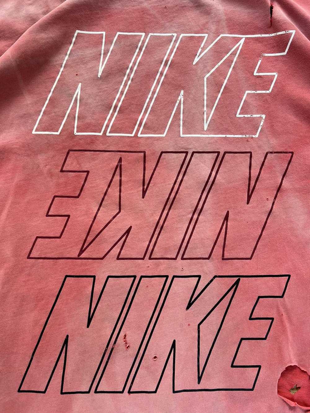 Nike × Streetwear × Vintage Thrashed Nike Red T-S… - image 3