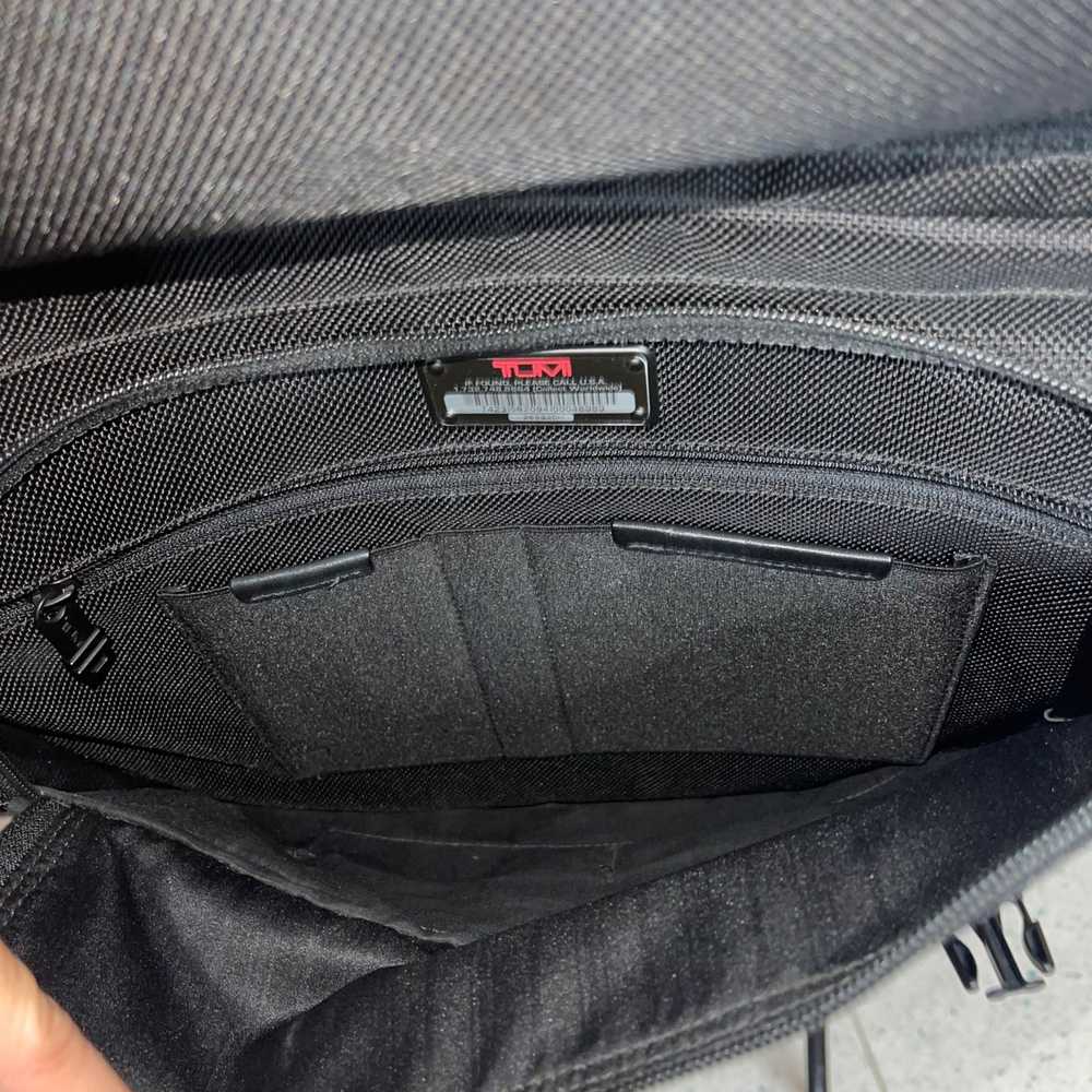 Tumi Tumi Mens Travel Shoulder Bag Briefcase Frie… - image 8