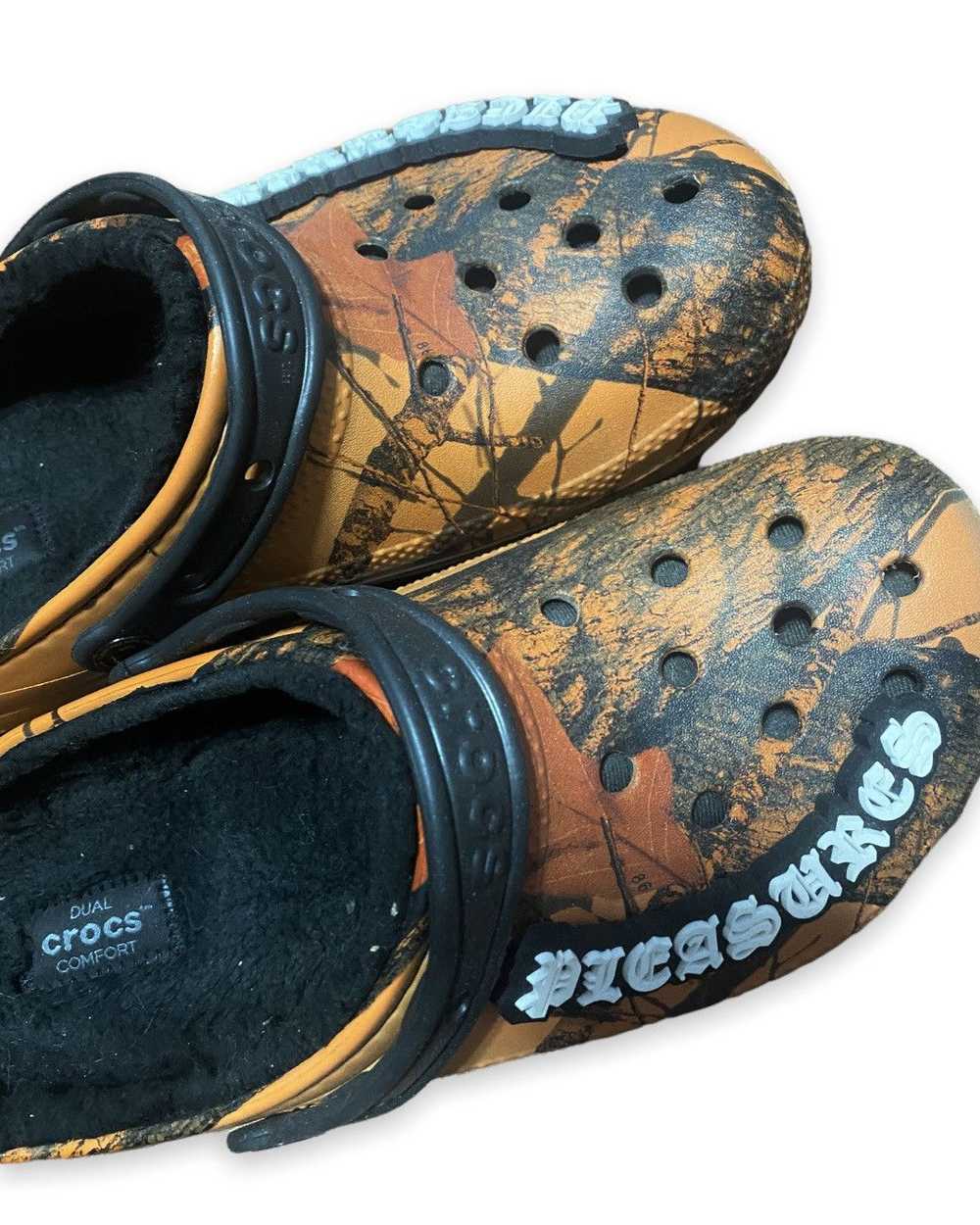 Pleasures Crocs Classic Clog Pleasures × Mossy Oak - image 2