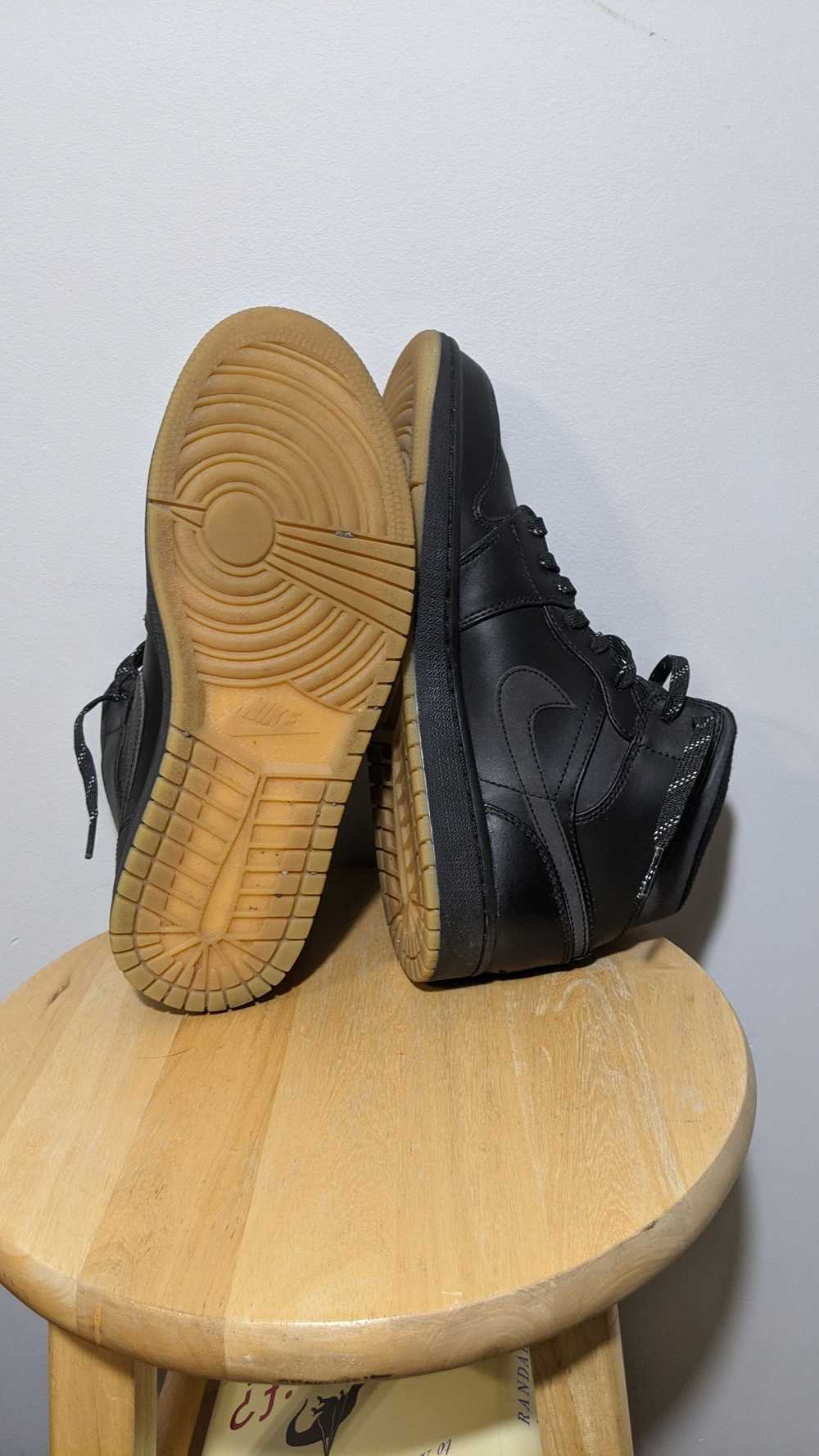 Jordan Brand × Nike Retro Jordan 1 mid Winterized… - image 4