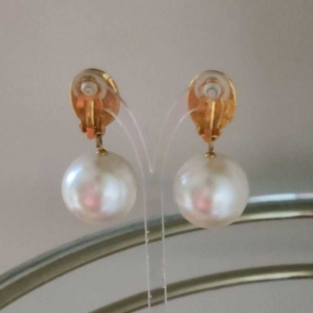 Vintage unmarked Pearl Drop Gold & Pink Clip-on E… - image 4