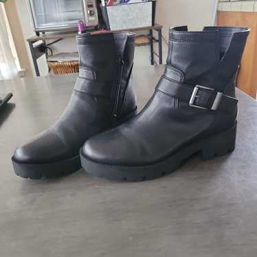 Zodiac black boots size 8 - image 1