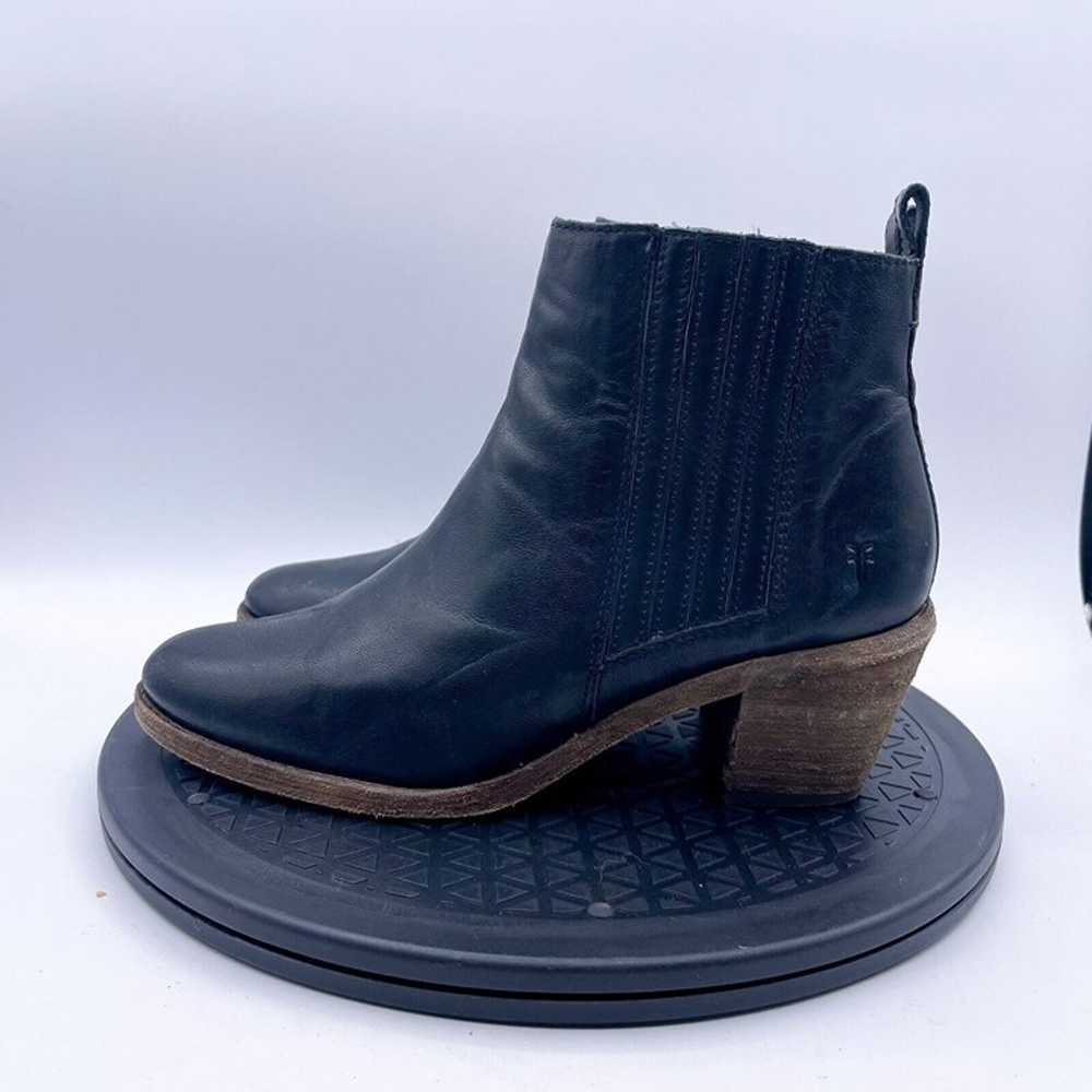 Frye black leather alton heeled chelsea ankle boo… - image 2