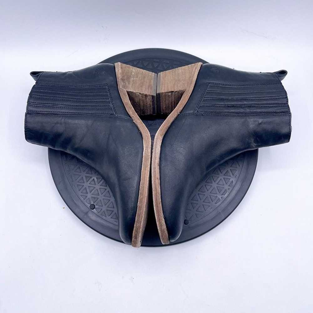 Frye black leather alton heeled chelsea ankle boo… - image 5