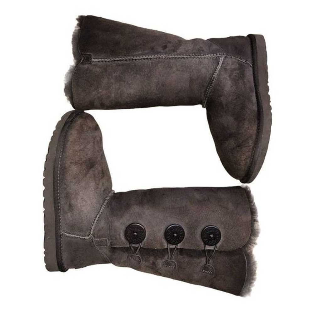 UGG Bailey, 3 Button Brown Boots Authen - image 5