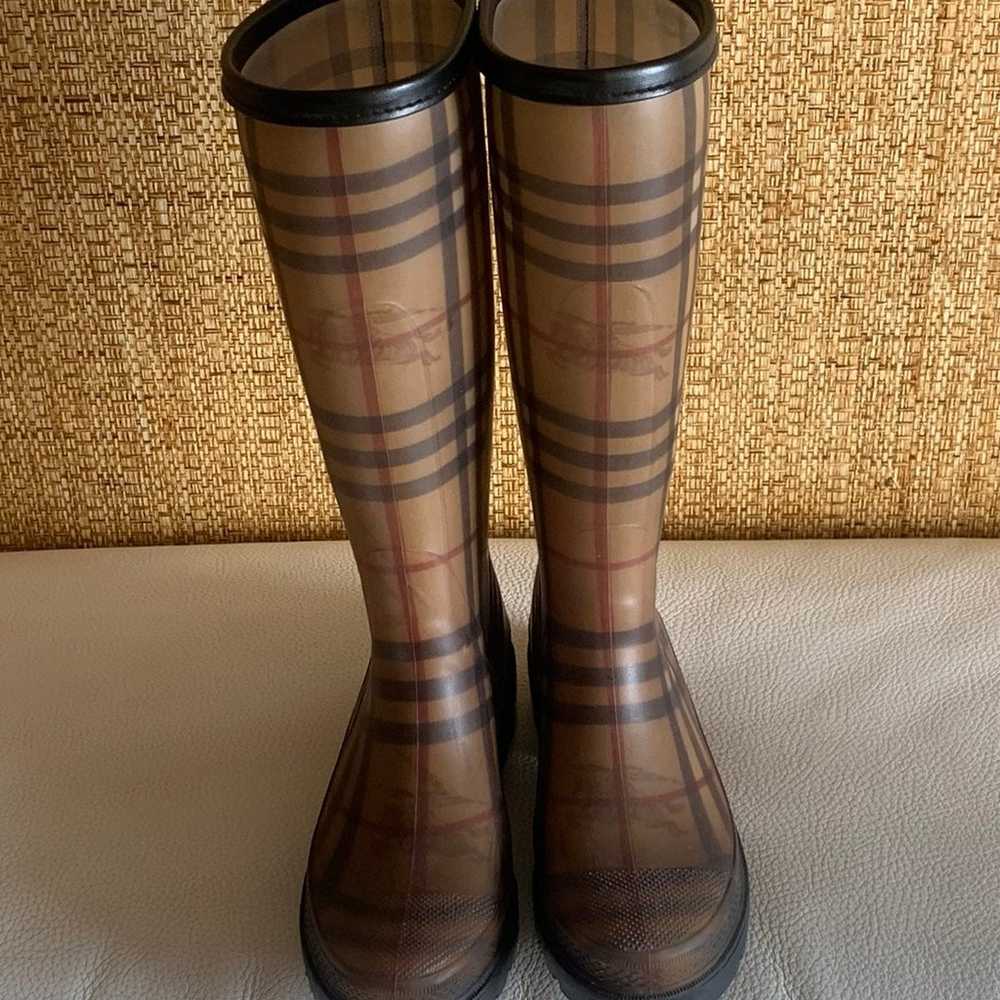 BURBERRY Authentic Rubber Printed Rain Boots. Siz… - image 4