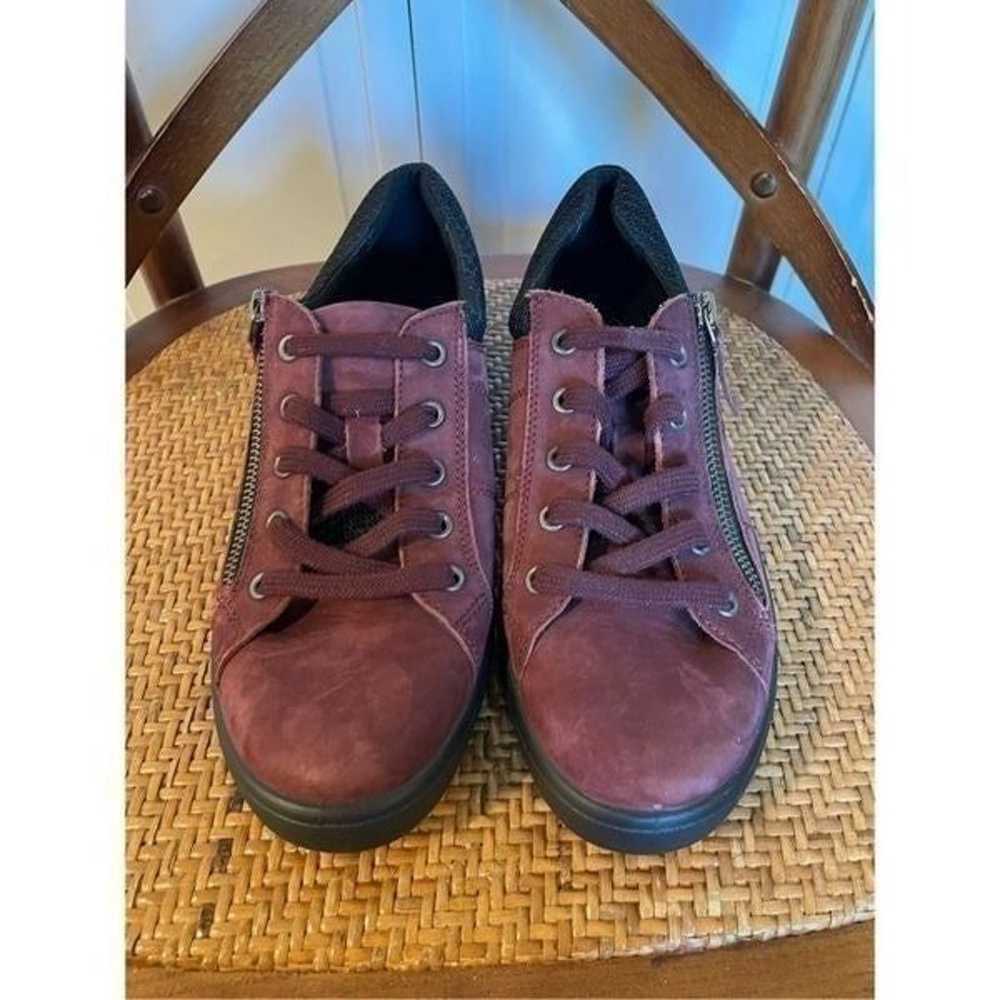 Hotter wine suede sneaker size 8.5 - image 3