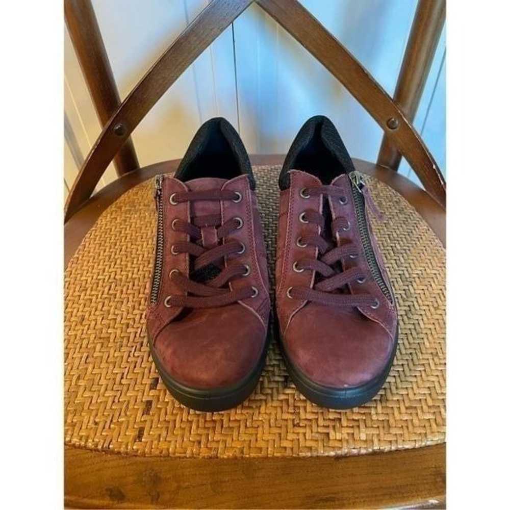 Hotter wine suede sneaker size 8.5 - image 4