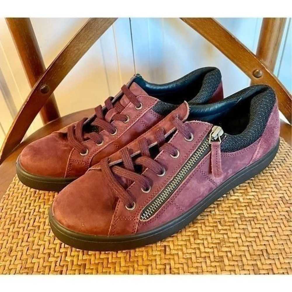 Hotter wine suede sneaker size 8.5 - image 5